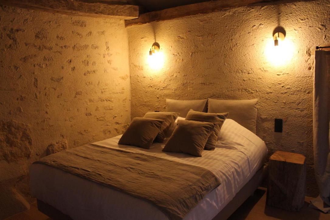 Chateauneuf Suites Room photo