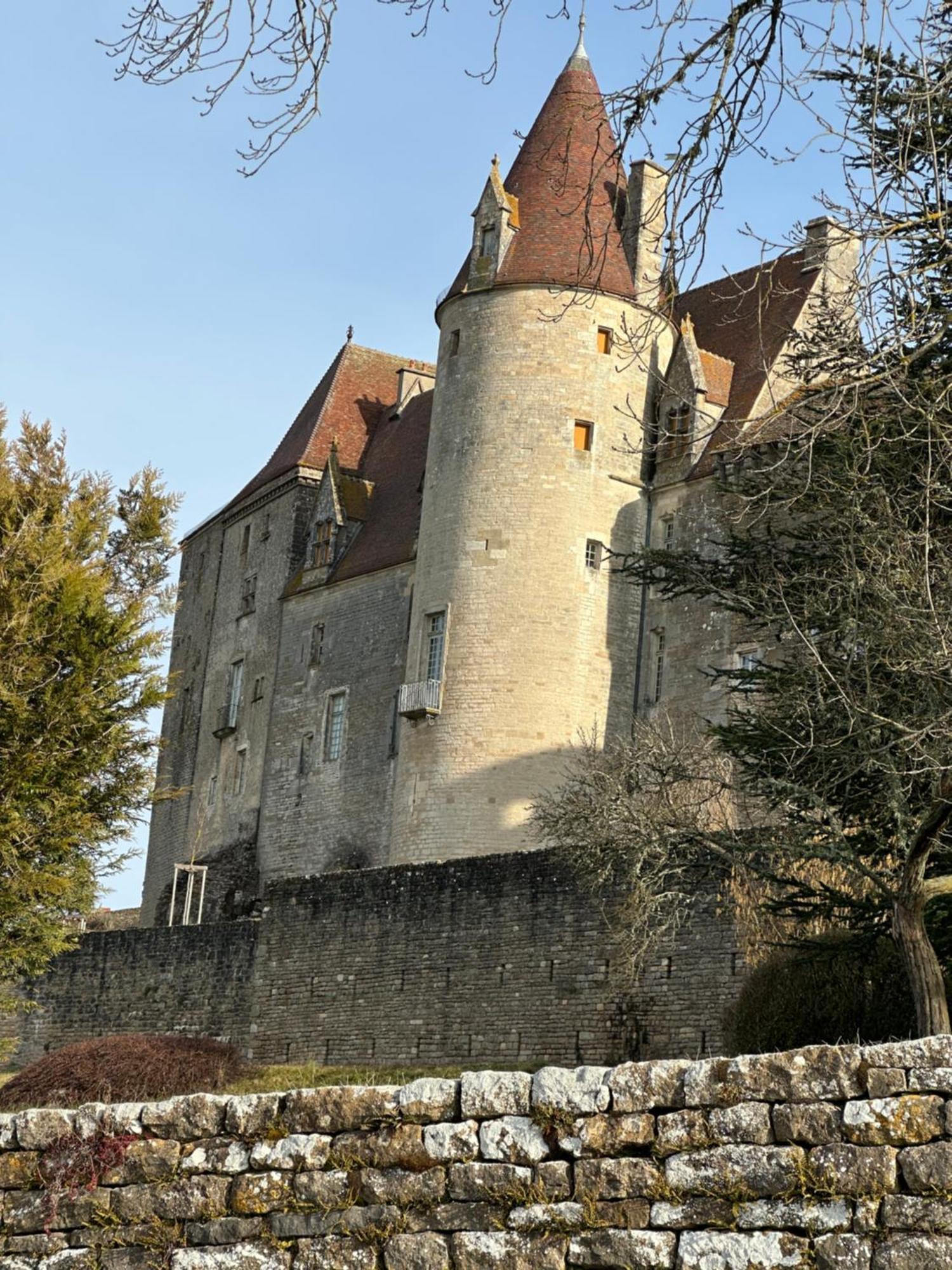 Chateauneuf Suites Exterior photo